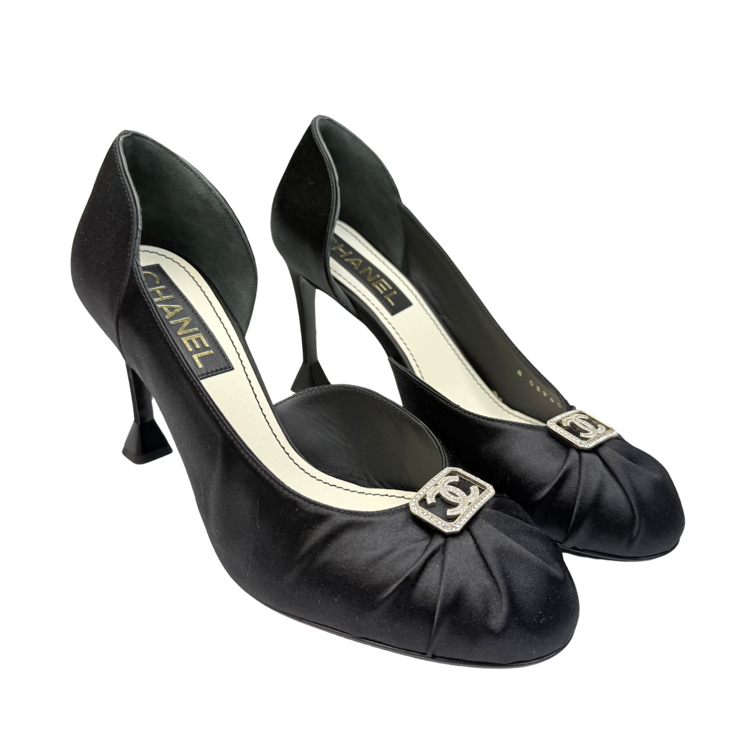 CHANEL ブラック ポインテッドトゥ ハイヒール Chanel Interlocking CC D'Orsay Pumps Black