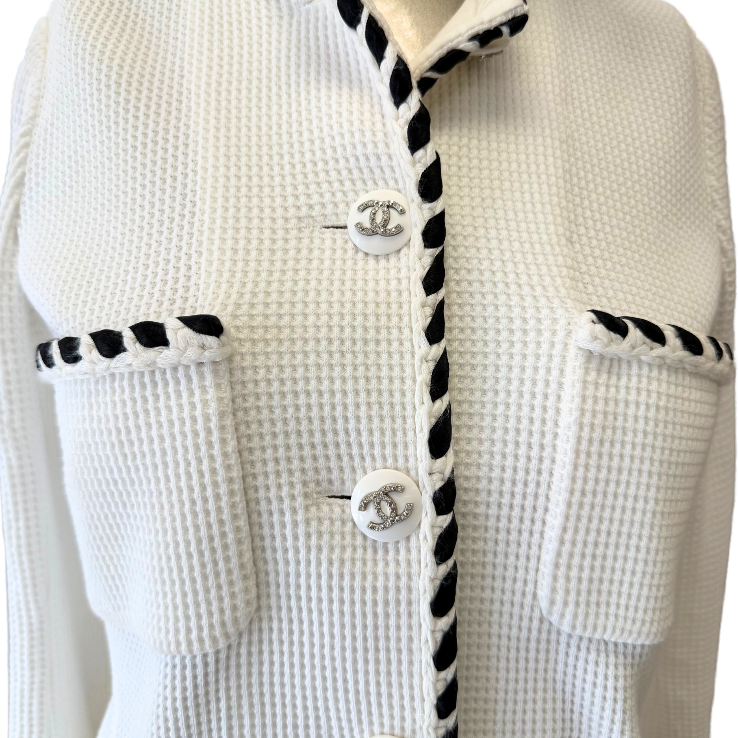 Chanel Look 4 Cruise Blazer 2021 White & Black