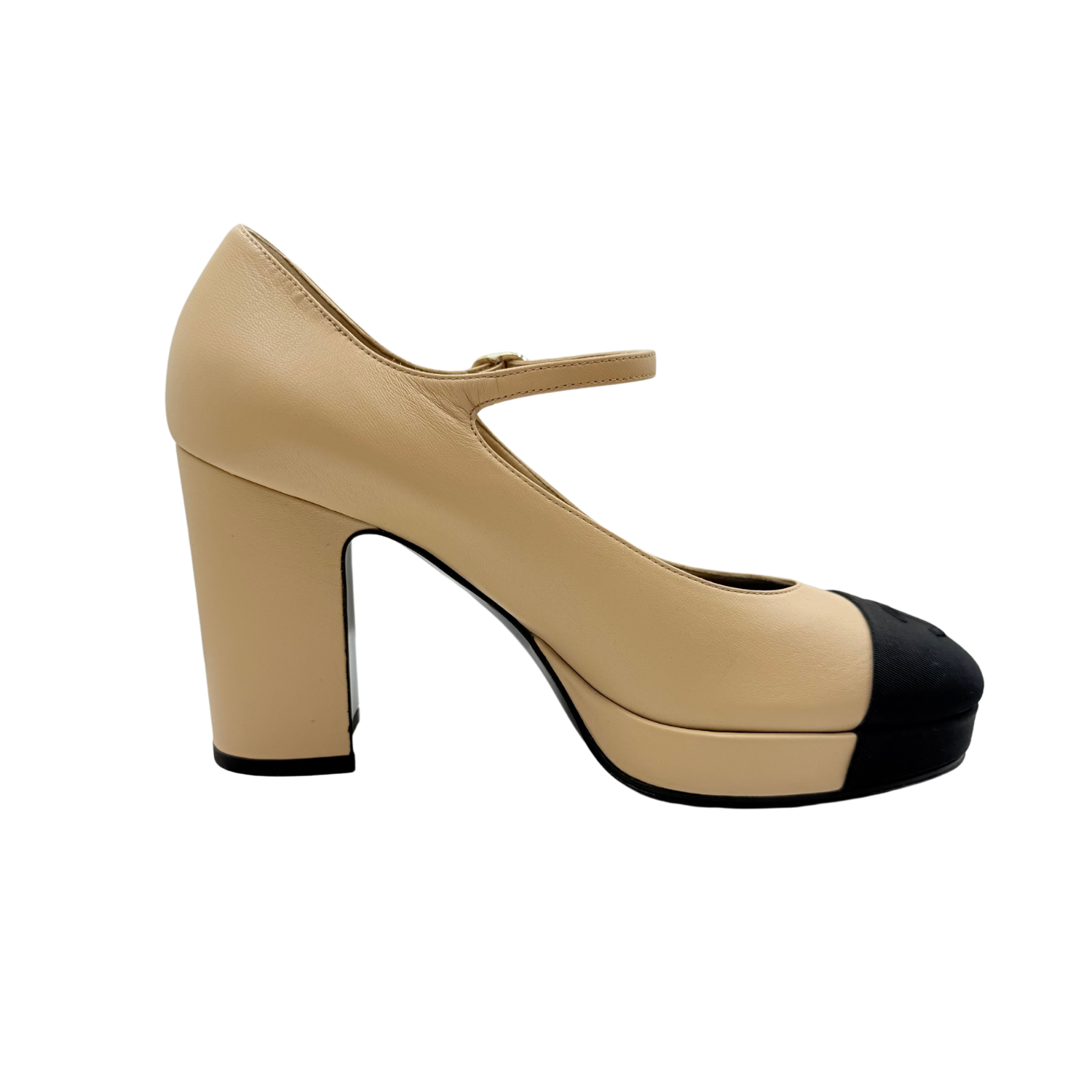Chanel CC Pumps Beige