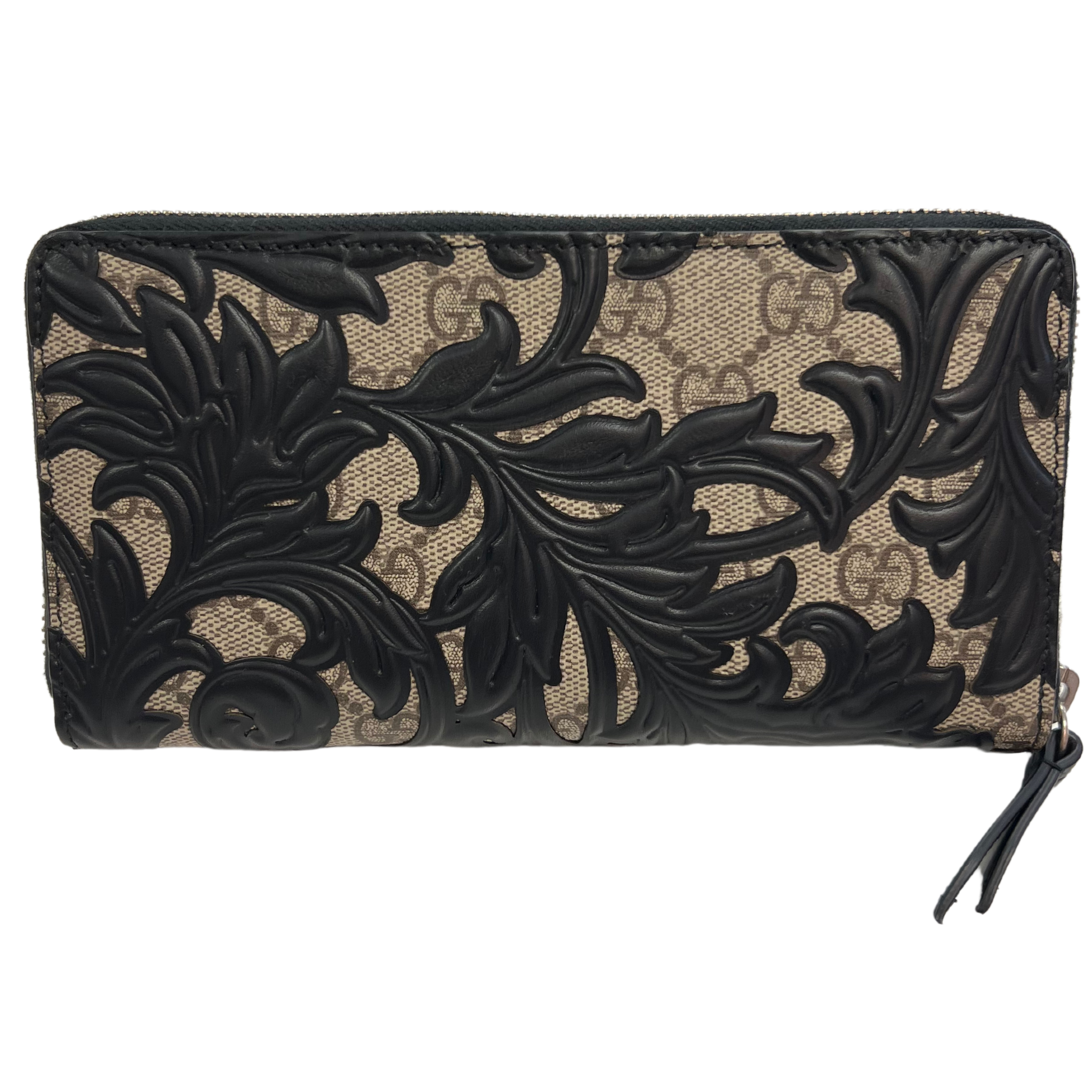 Gucci Supreme Monogram Arabesque Wallet