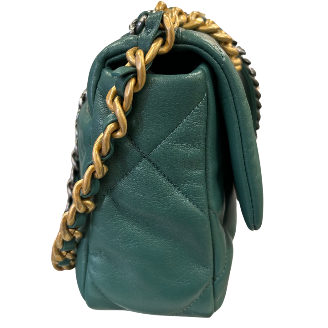 Chanel 19 (Medium)