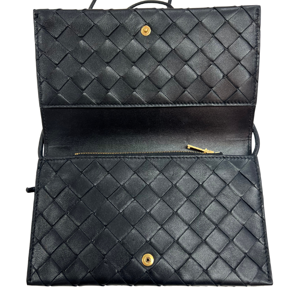 Bottega Veneta Wallet on Chain