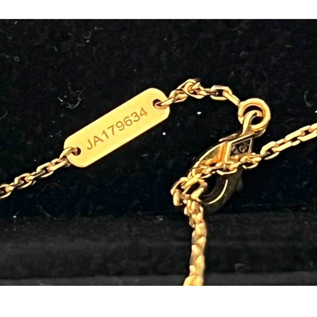 VCA Holiday Pendant