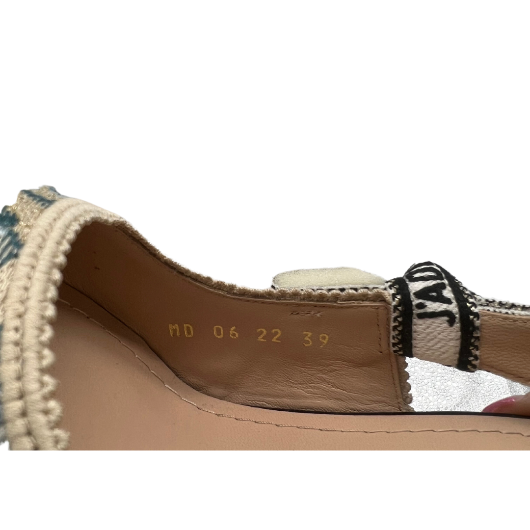 J'Adior Slingback Pump