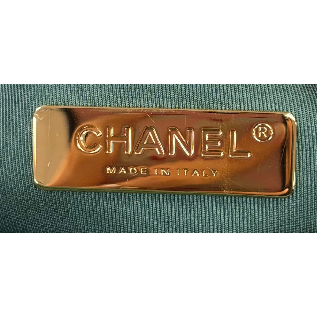 Chanel 19 (Medium)