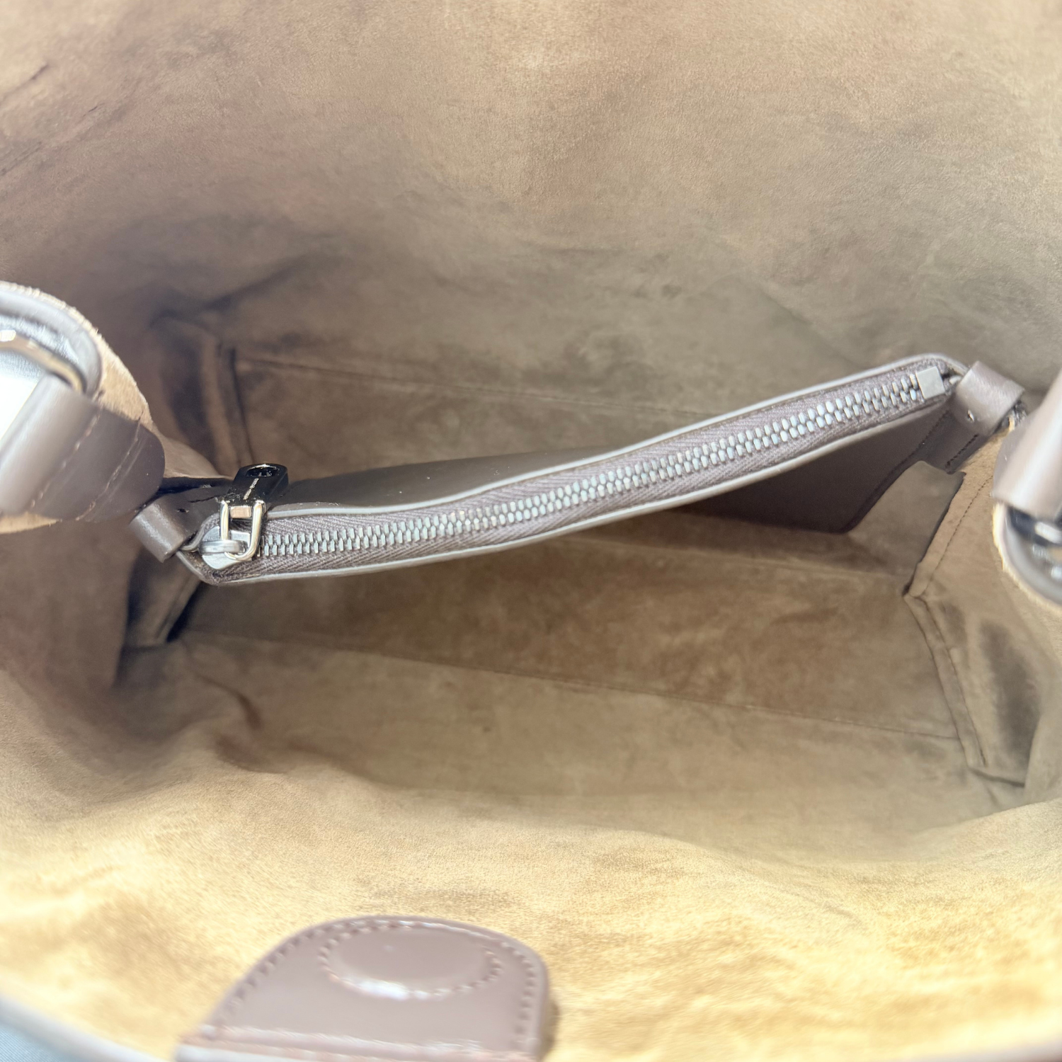 Medium Essence Leather Tote Brown