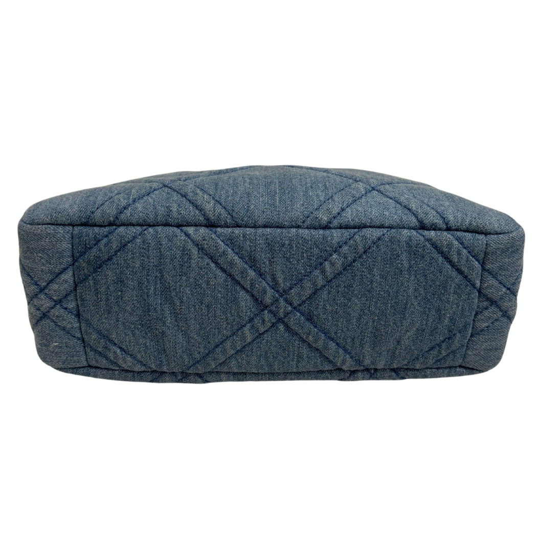 Chanel 19 Denim (Medium)
