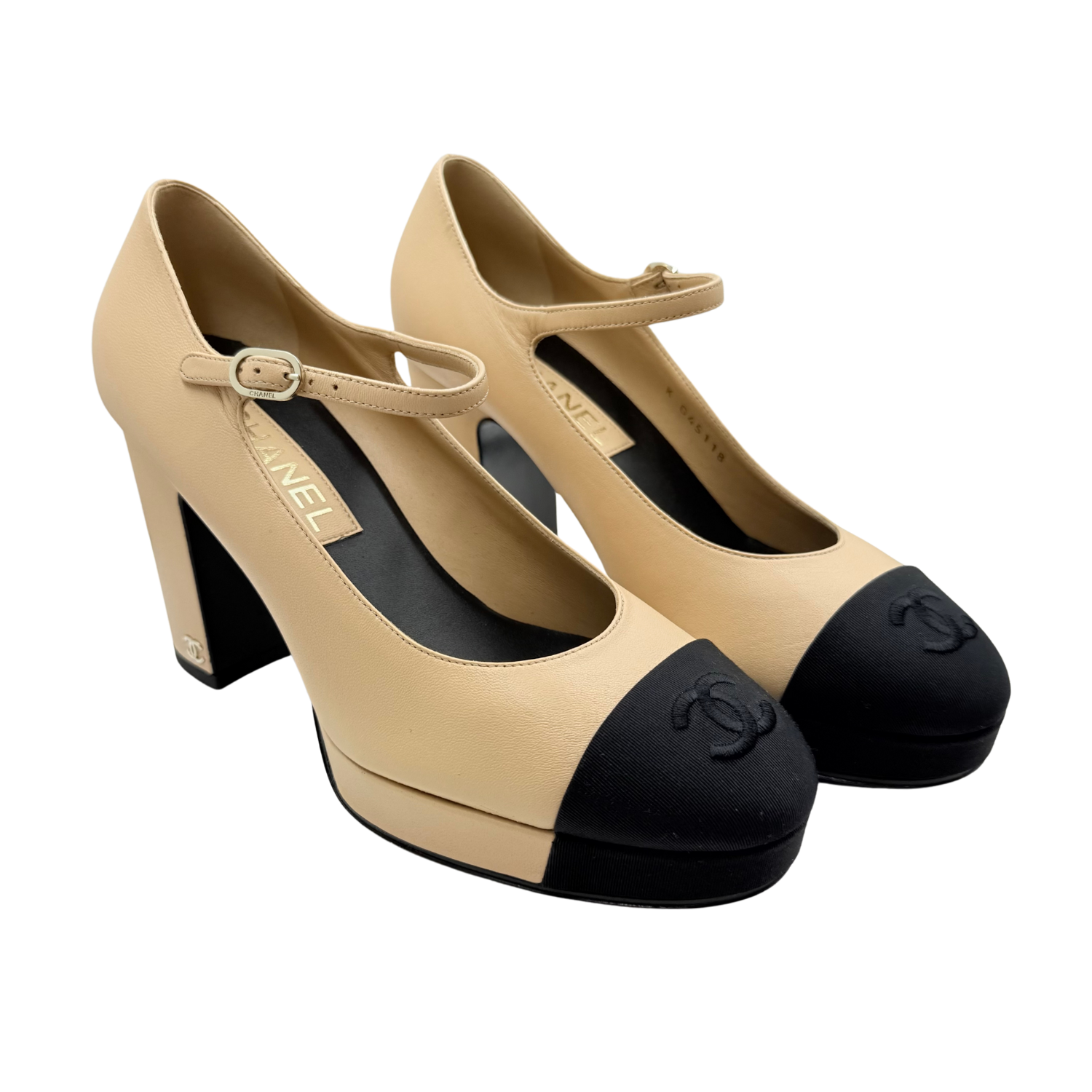 Chanel CC Pumps Beige