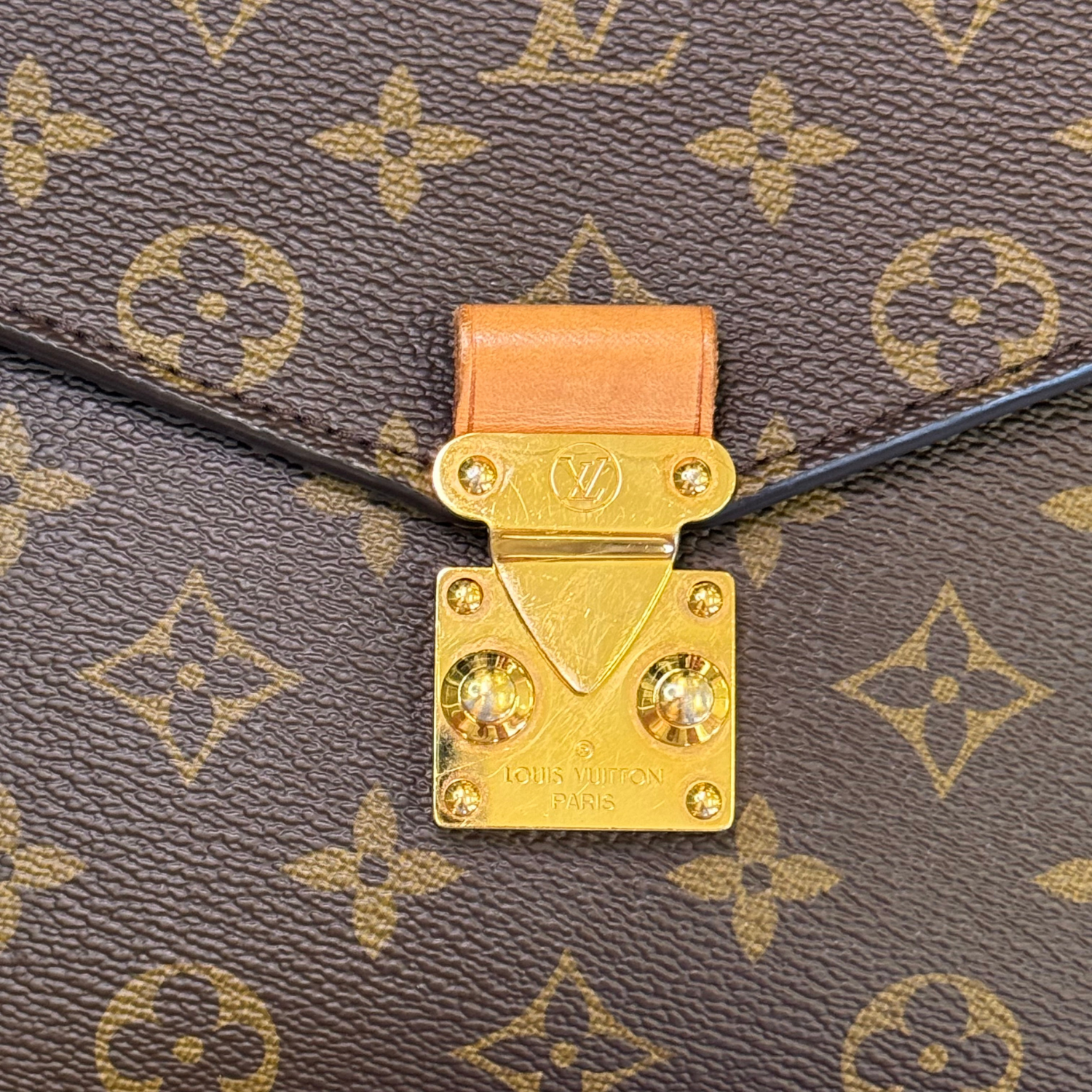 Louis Vuitton Pochette Metis MM