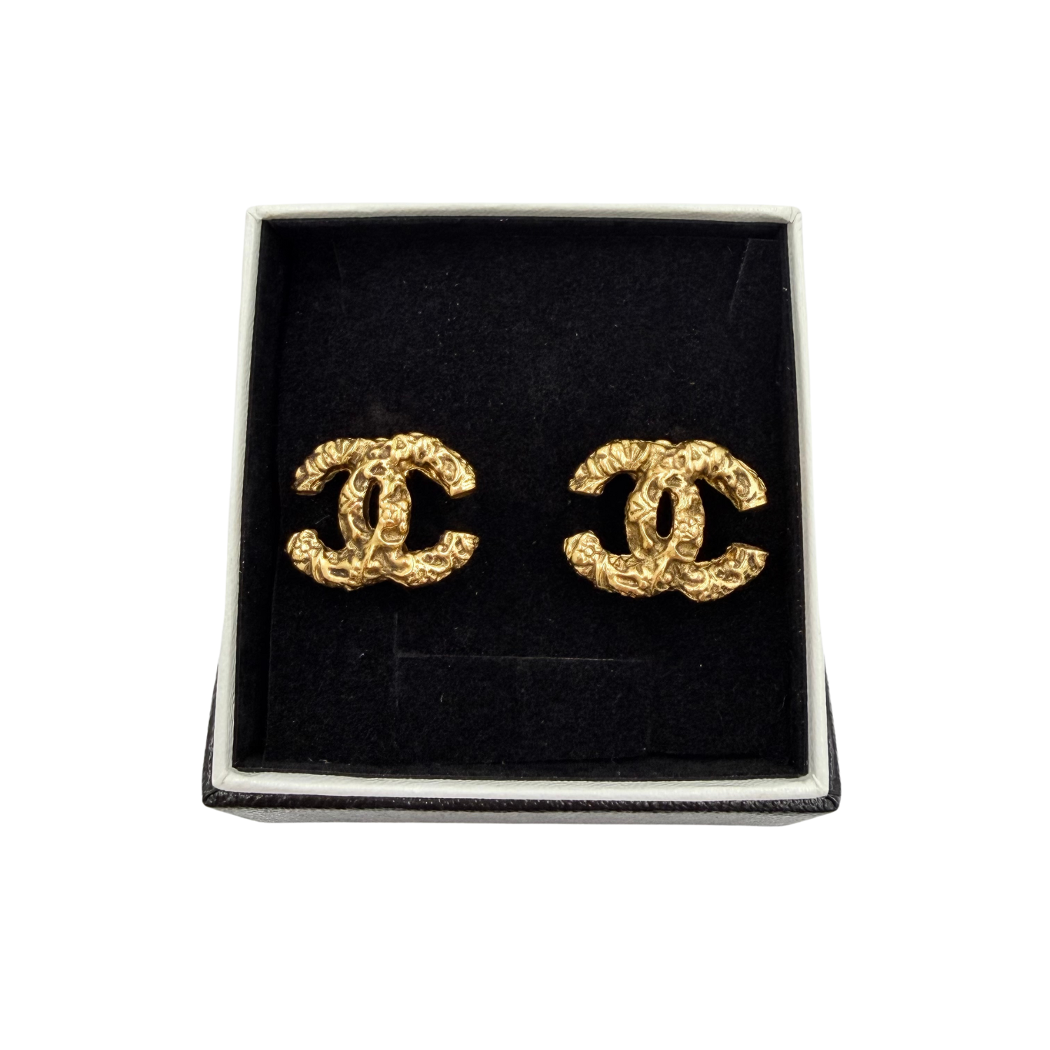Chanel Vintage Lava CC Clip-On Earrings Gold